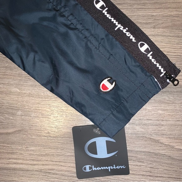 Womens Champion cropped jacket .  Size XS. πΉπ£πππ βππ¨ - Picture 4 of 11